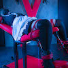 メイド服姿の女の子がX字架にハリツケにされたり拘束椅子にかけられてムチ拷問に遭う(千依) 深水の緊縛動画