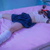 セーラー服女子がベッドに大の字に拘束されて快楽責めに遭う(MOMOKA) 深水の緊縛動画